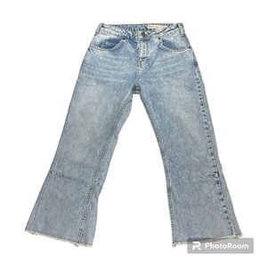 NWOT ASOS light wash denim 5 pockets crop jeans Size 26/28